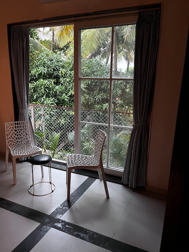 Coastal Diaries Restaurant — Living room