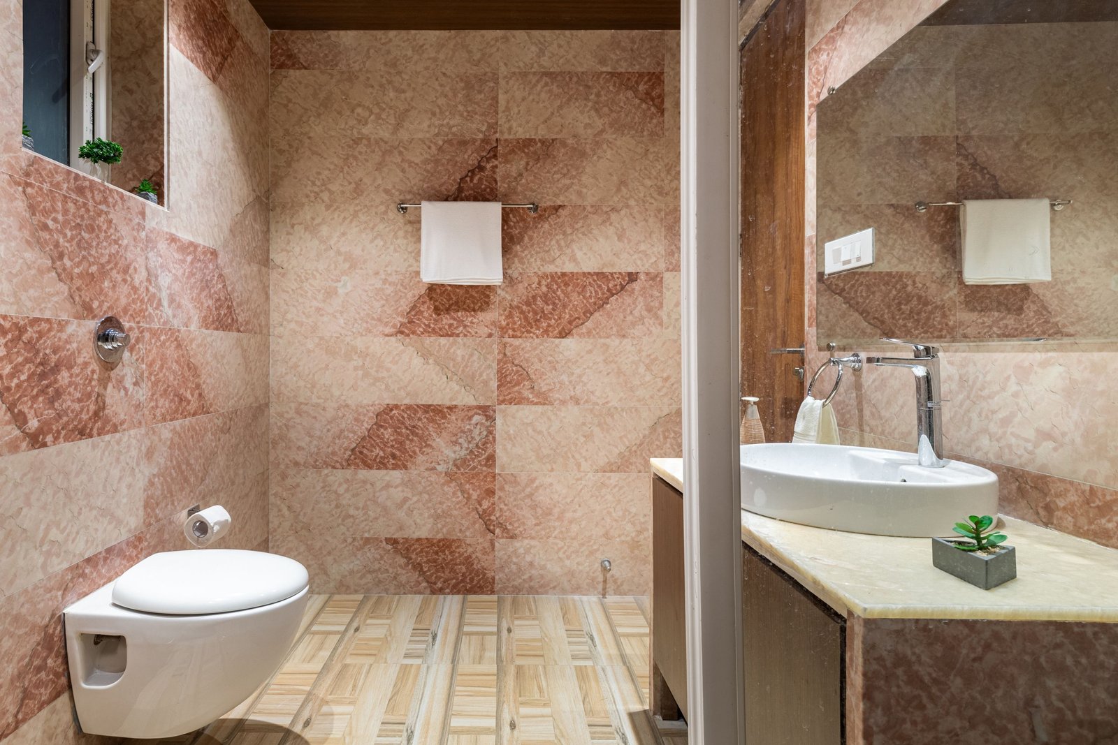 Emerald 30 — Bathroom