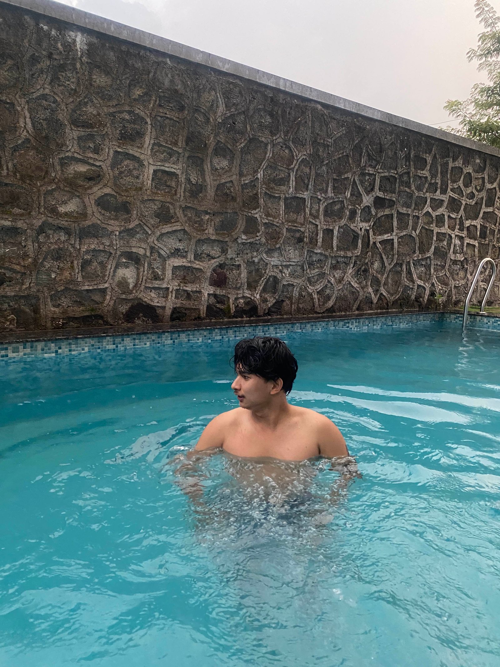 Emerald 30 — Pool