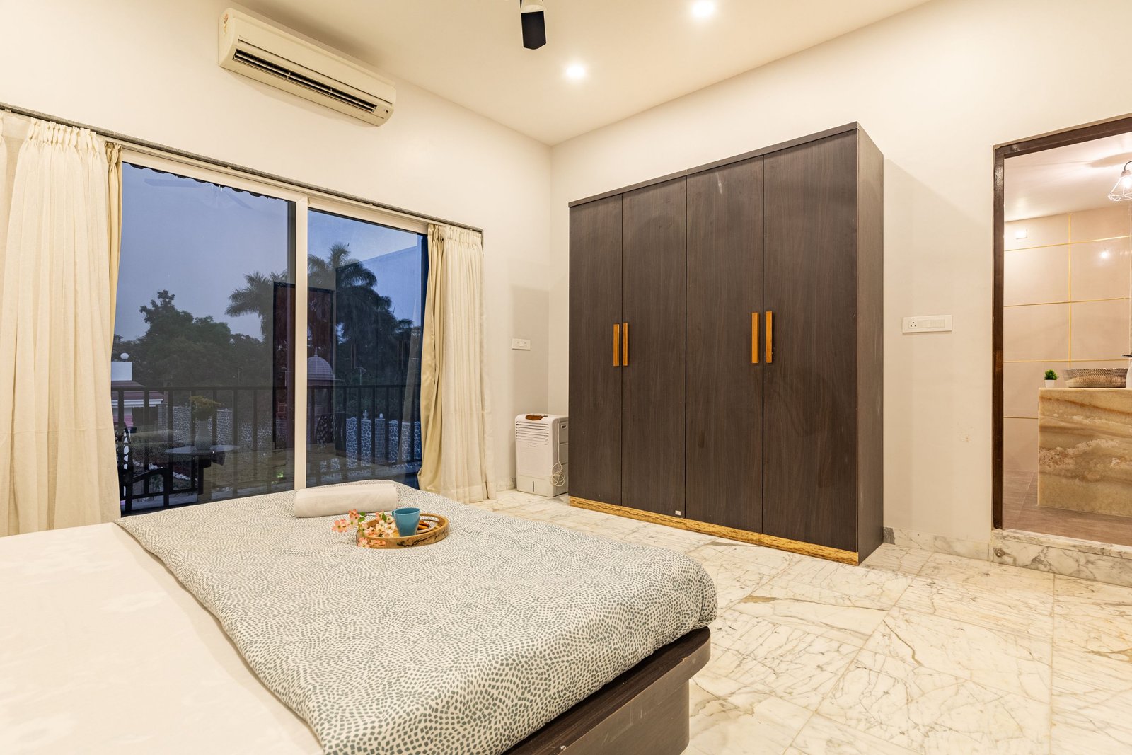 Emerald 30 — Bedroom