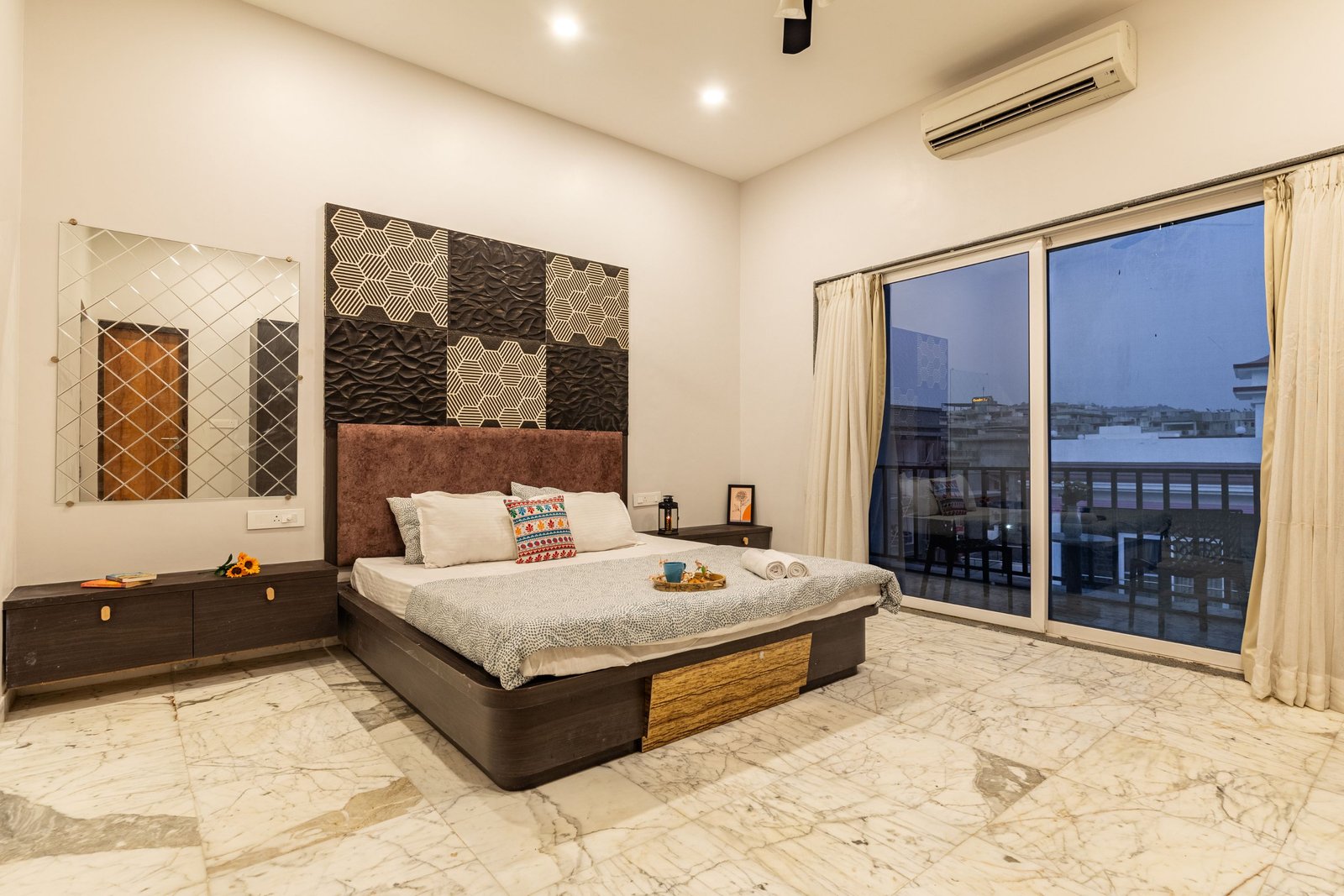 Emerald 30 — Bedroom