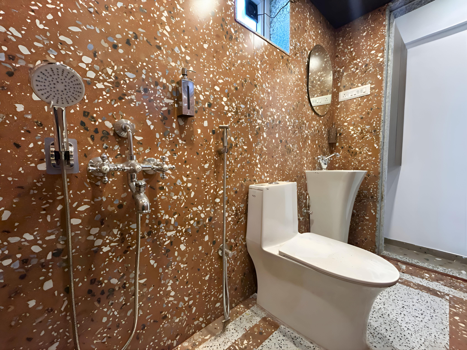 Salt Wind Suites — Full bathroom