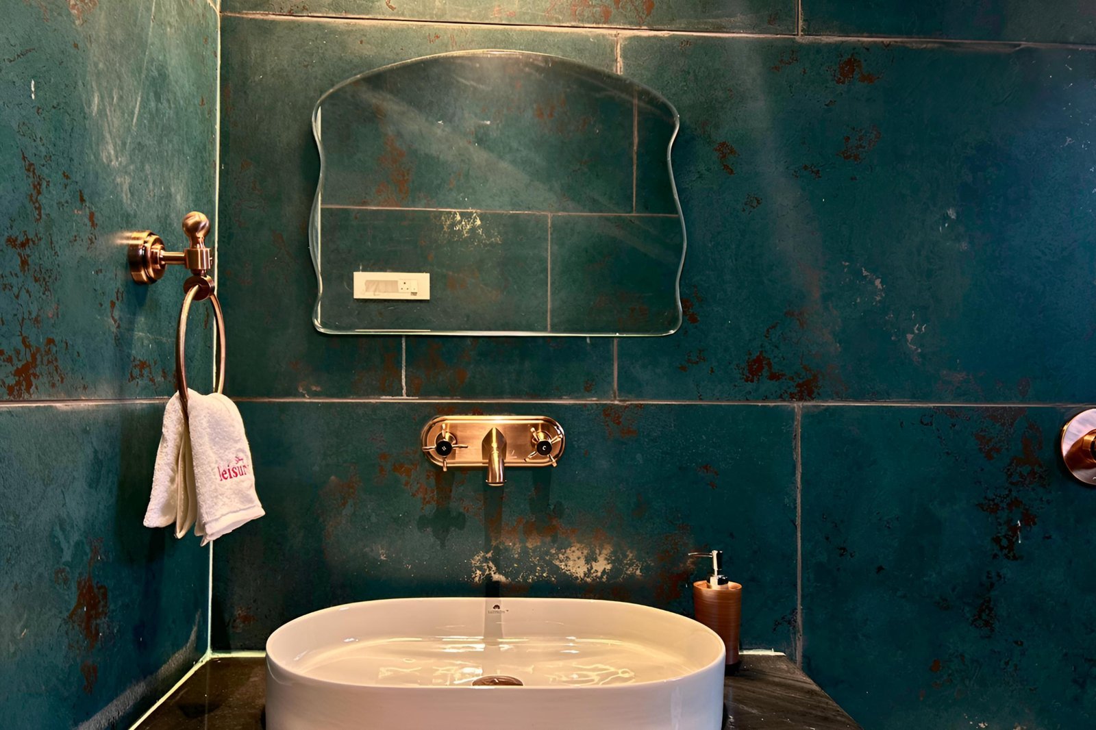 Skyhold Premium Suites — Bathroom