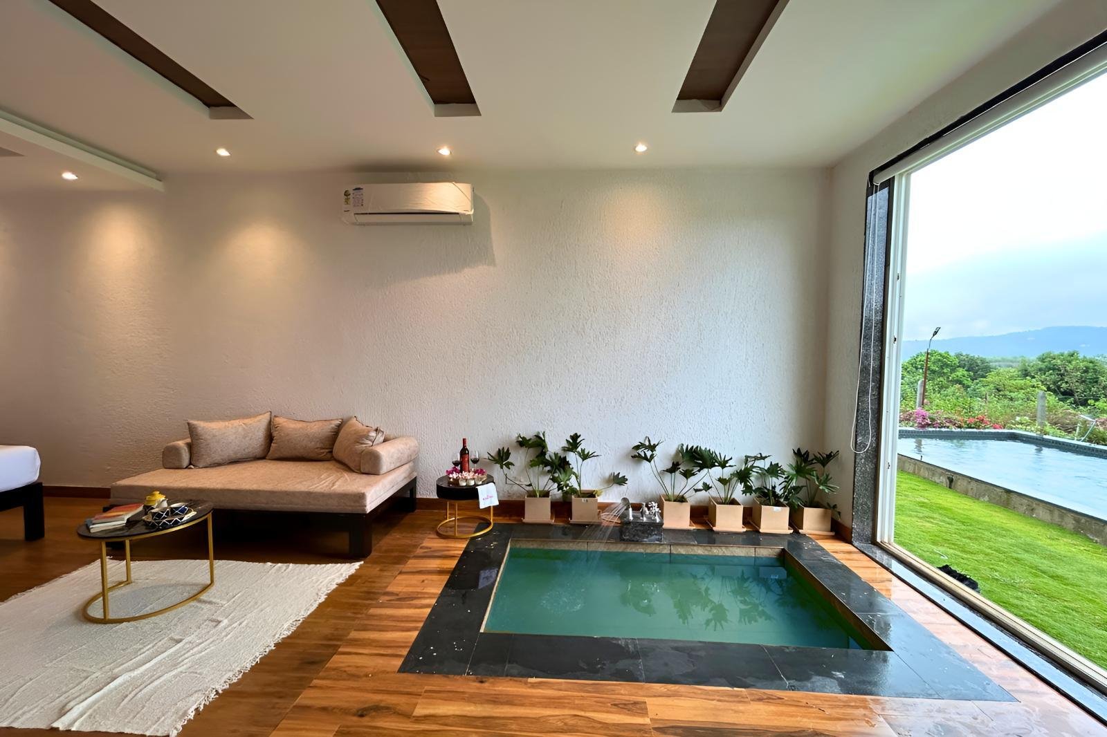 Skyhold Premium Suites — Pool