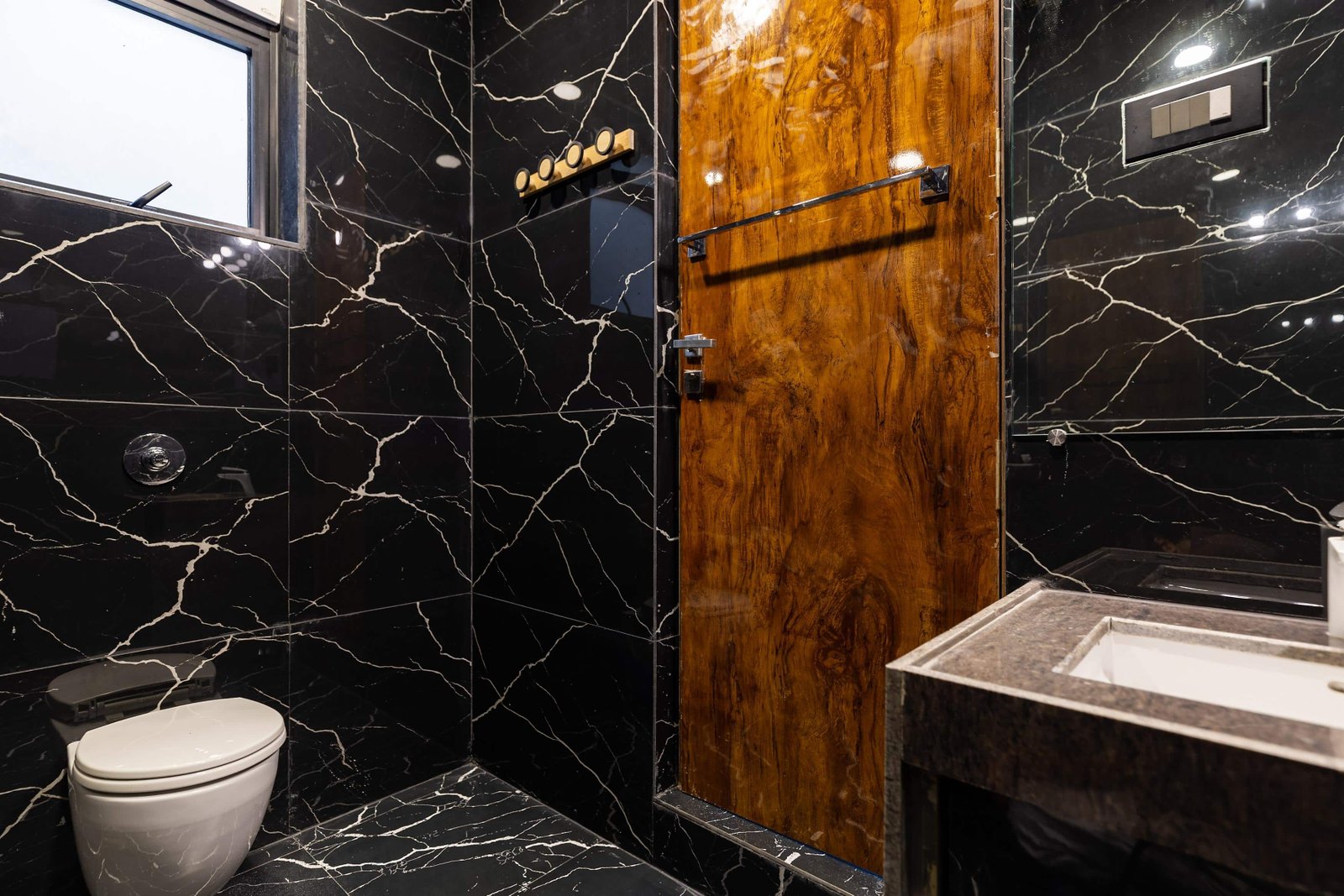 Villa Portia — Bathroom